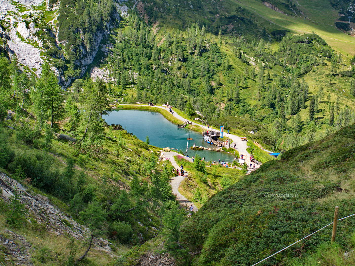 Aqua Trail, il laghetto visto dall'alto Aqua Trail, il laghetto visto dall'alto