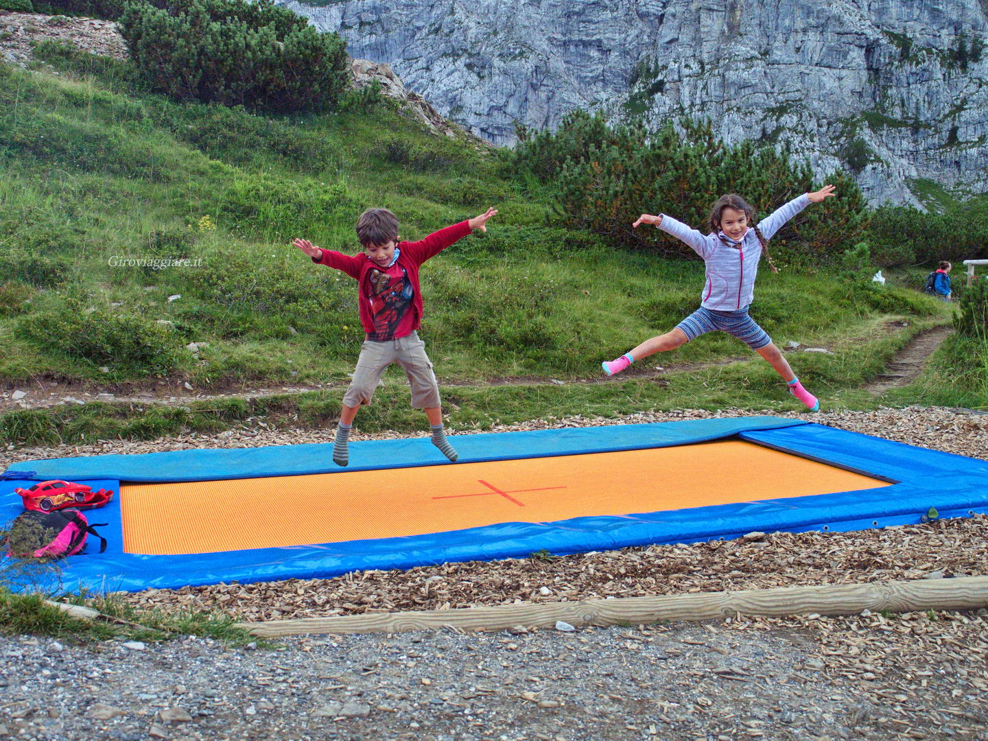 I trampolini a molla I trampolini elastici