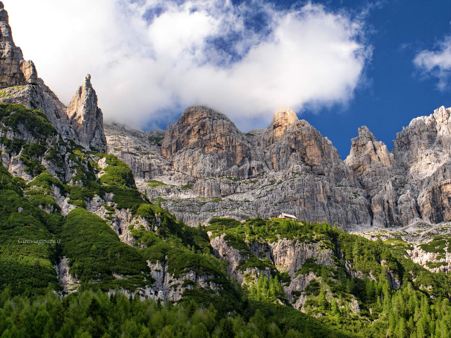 Il rifugio Corsi Il rifugio Corsi