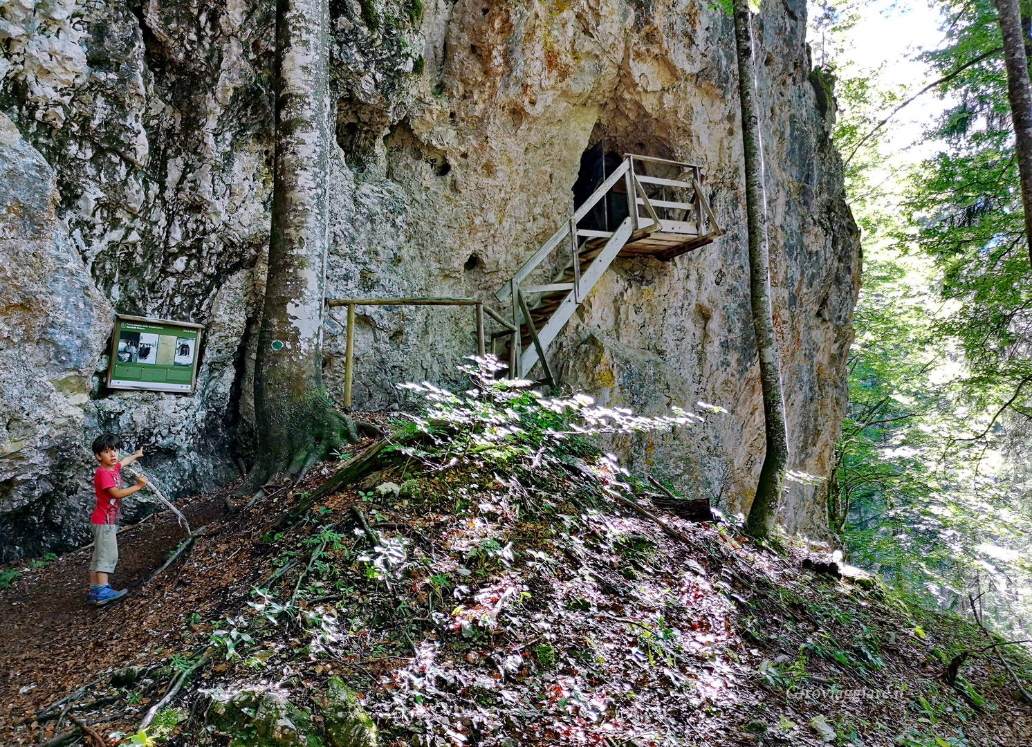 Il primo tunnel nella roccia Il primo tunnel nella roccia