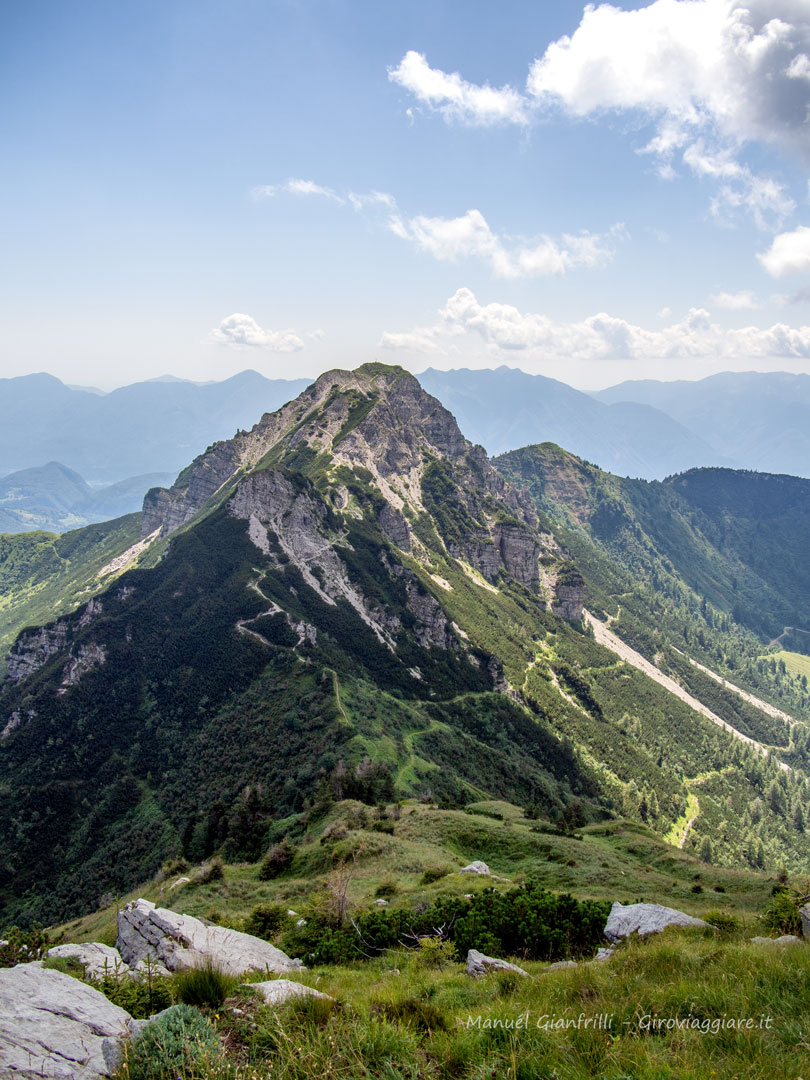 Lo spettacolare monte Avernis Lo spettacolare monte Avernis