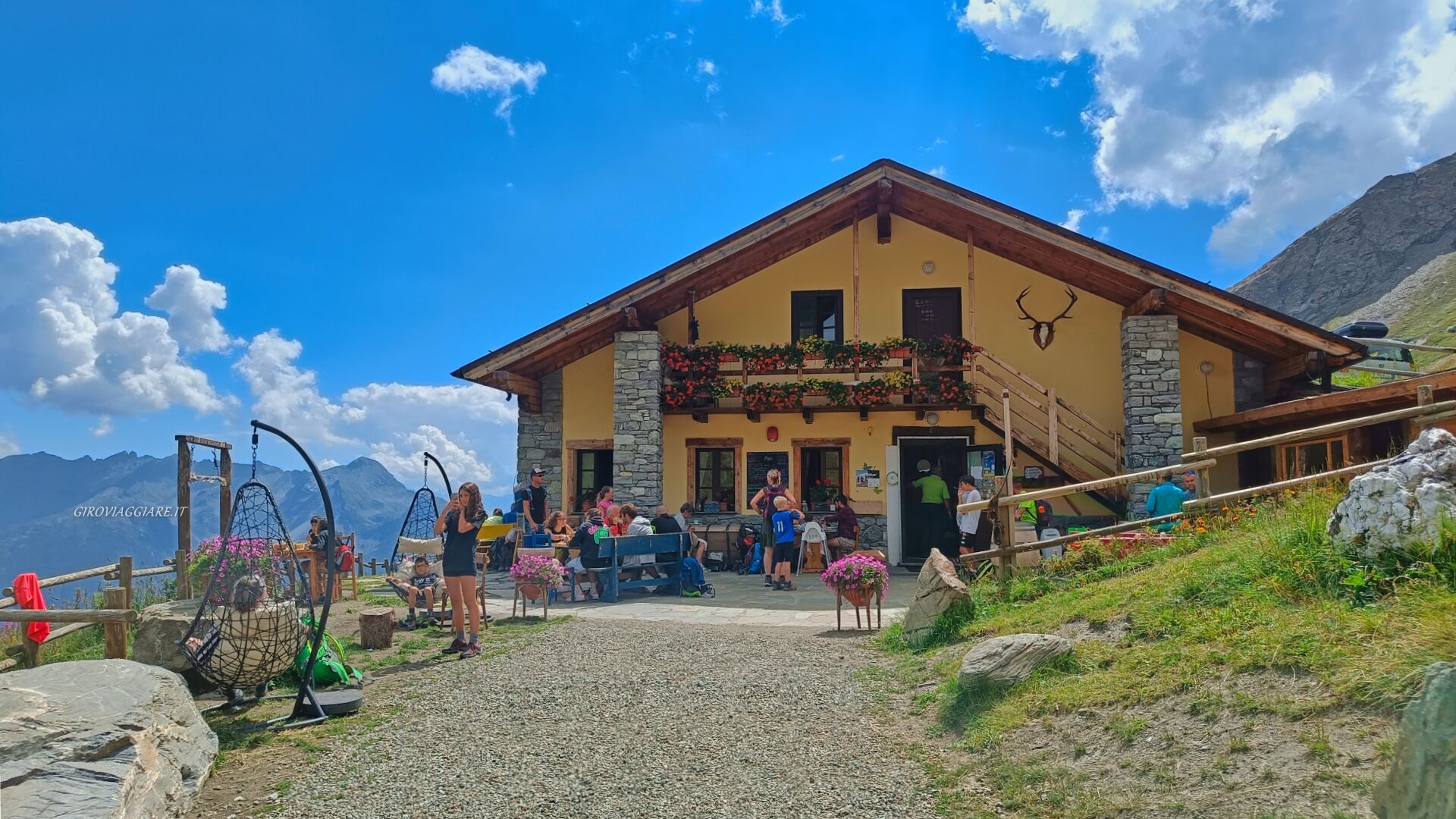 Il rifugio Champillon Il rifugio Champillon