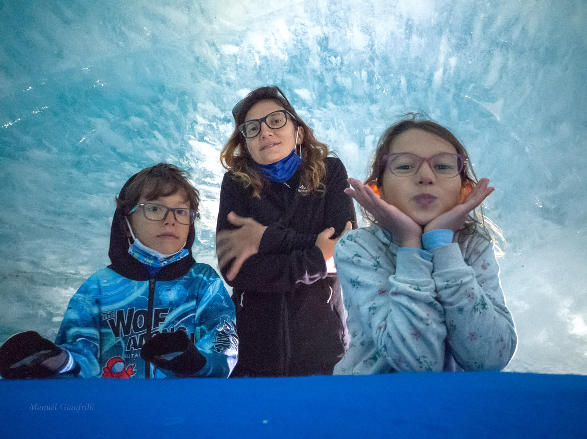 Ancora una foto dell'interno della grotta di ghiaccio Ancora una foto dell'interno della grotta di ghiaccio