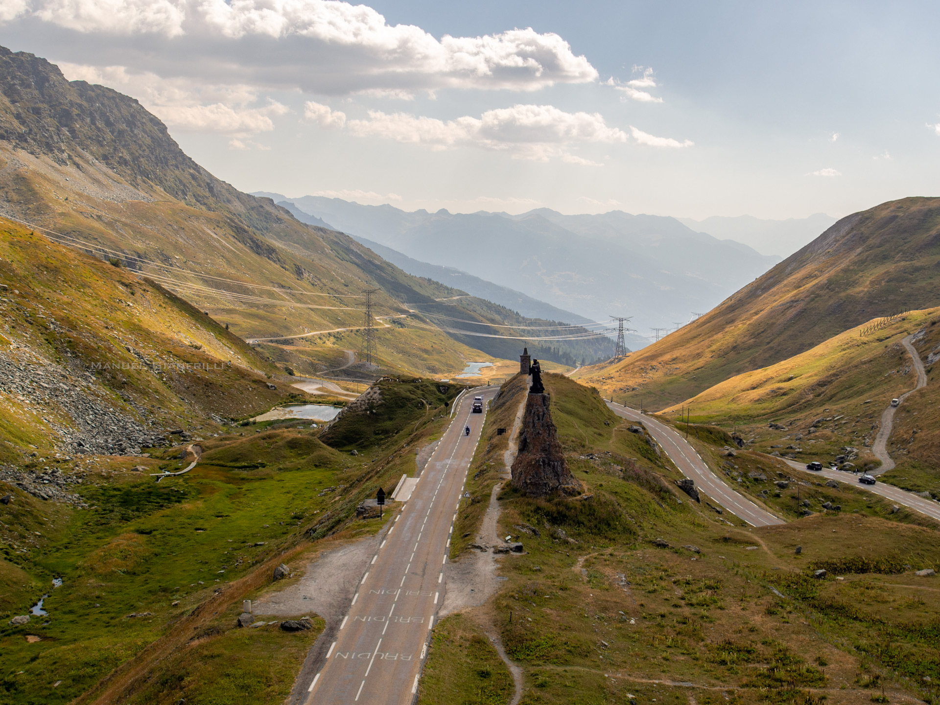 La vista del passo, verso la Francia, dalla terrazza dell'Ospizio La vista del passo, verso la Francia, dalla terrazza dell'Ospizio