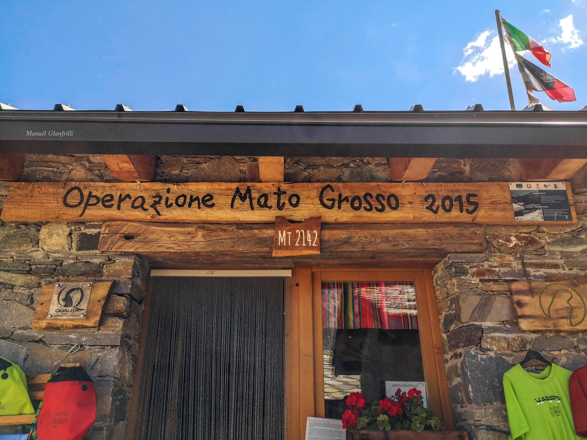 Il rifugio invia tutto il ricavato ad una casa famiglia Il rifugio invia tutto il ricavato ad una casa famiglia