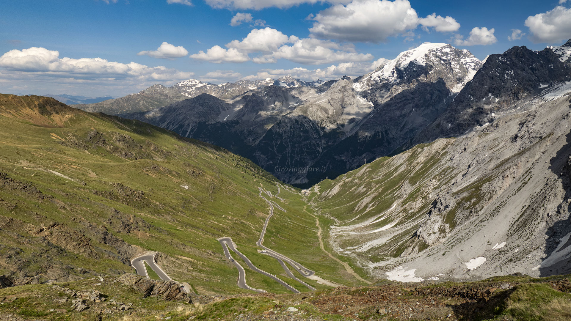 Lo Stelvio in tutta la sua bellezza Lo Stelvio in tutta la sua bellezza