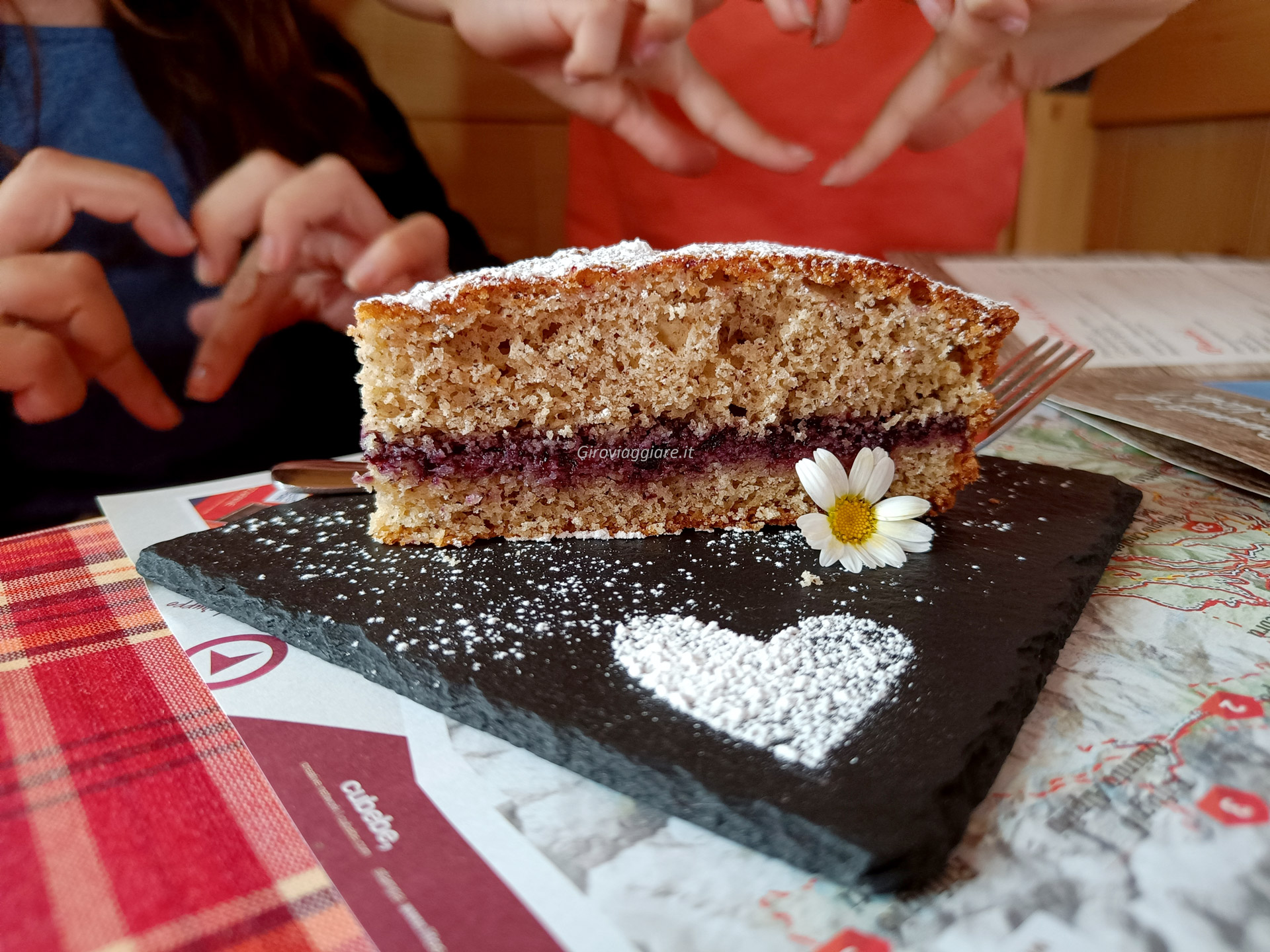 Il dolce dall'aspetto e dal sapore eccezionale. Il dolce dall'aspetto e dal sapore eccezionale.