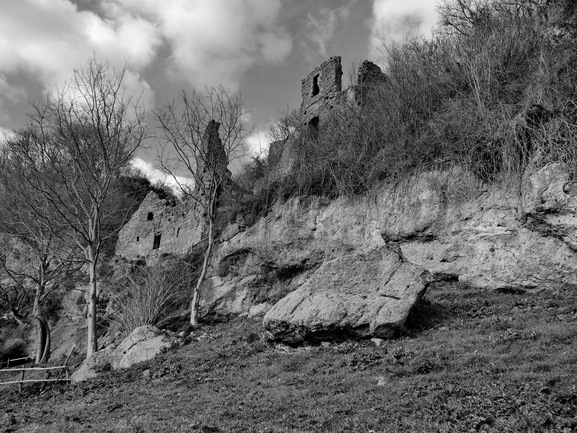 Rovine del Palazzo Baronale Rovine del Palazzo Baronale