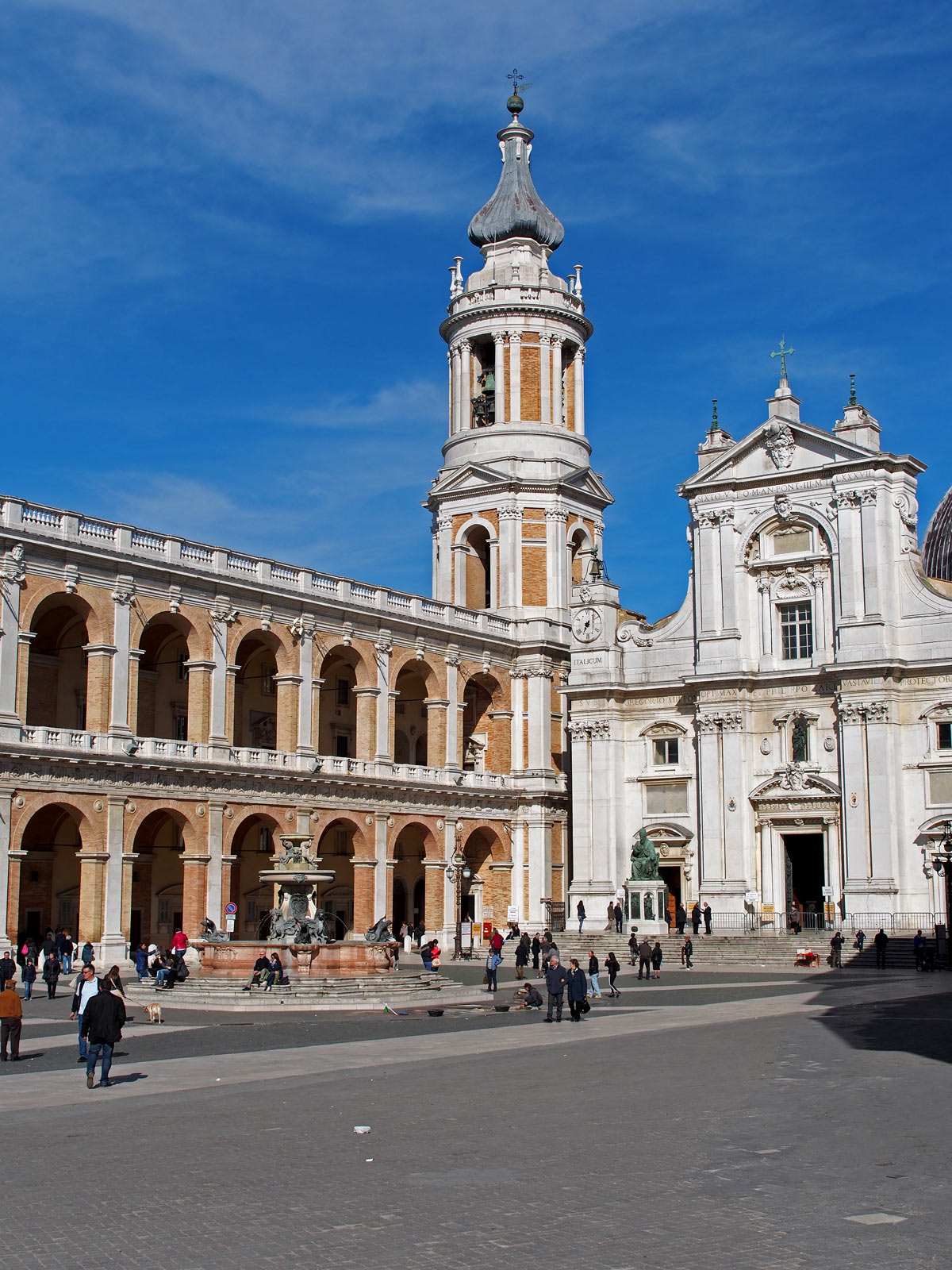 Piazza della Madonna P3290143